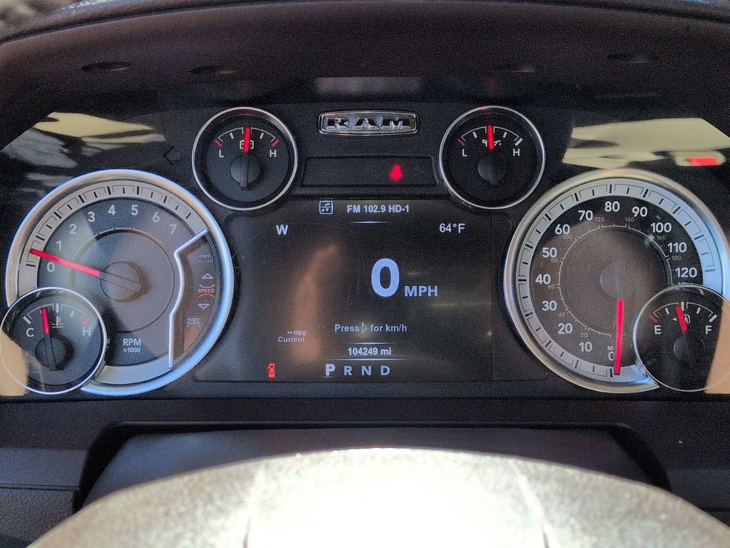 2017 RAM 1500 Laramie Crew Cab 4x4 5'7" Box