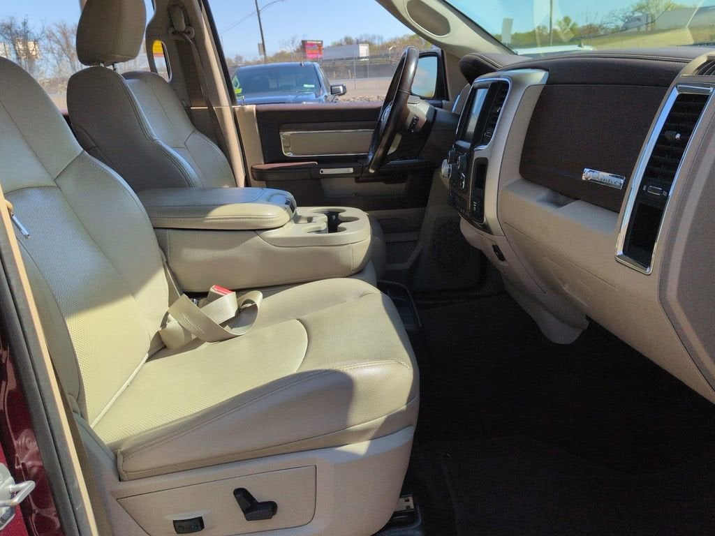 2017 RAM 1500 Laramie Crew Cab 4x4 5'7" Box