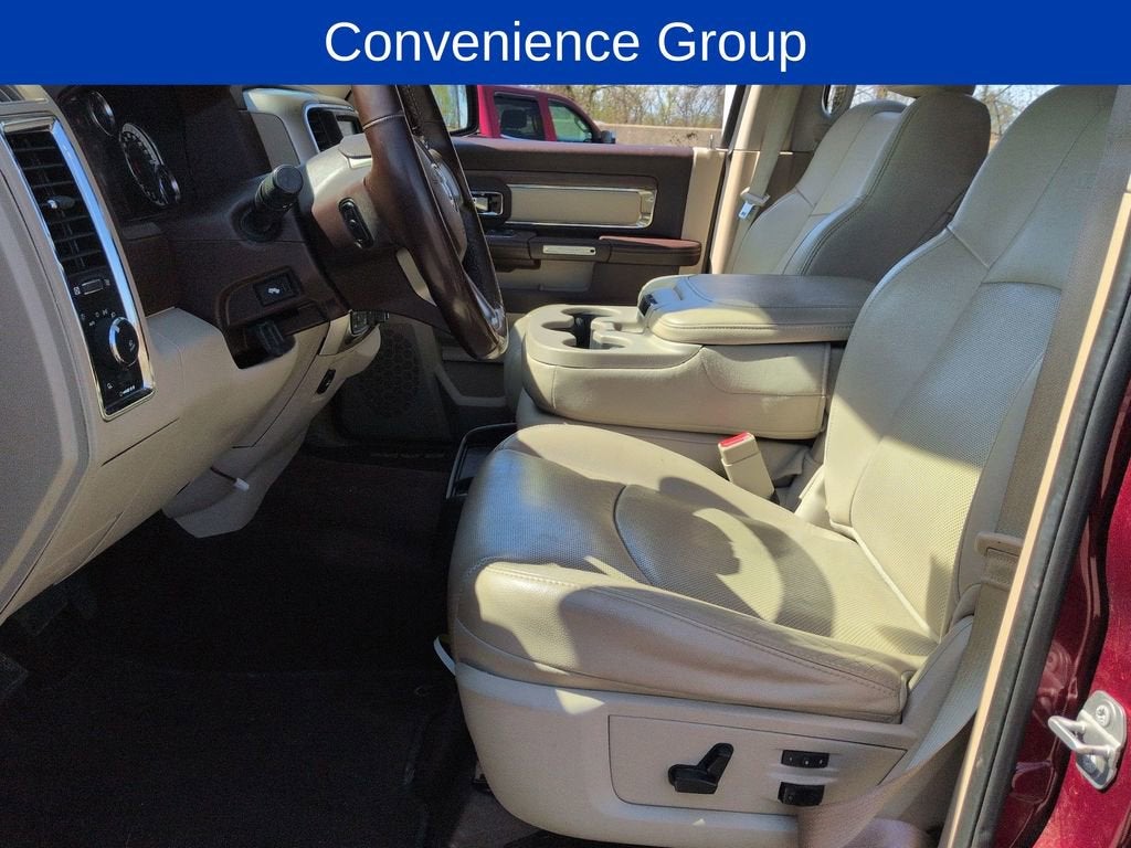 2017 RAM 1500 Laramie Crew Cab 4x4 5'7" Box