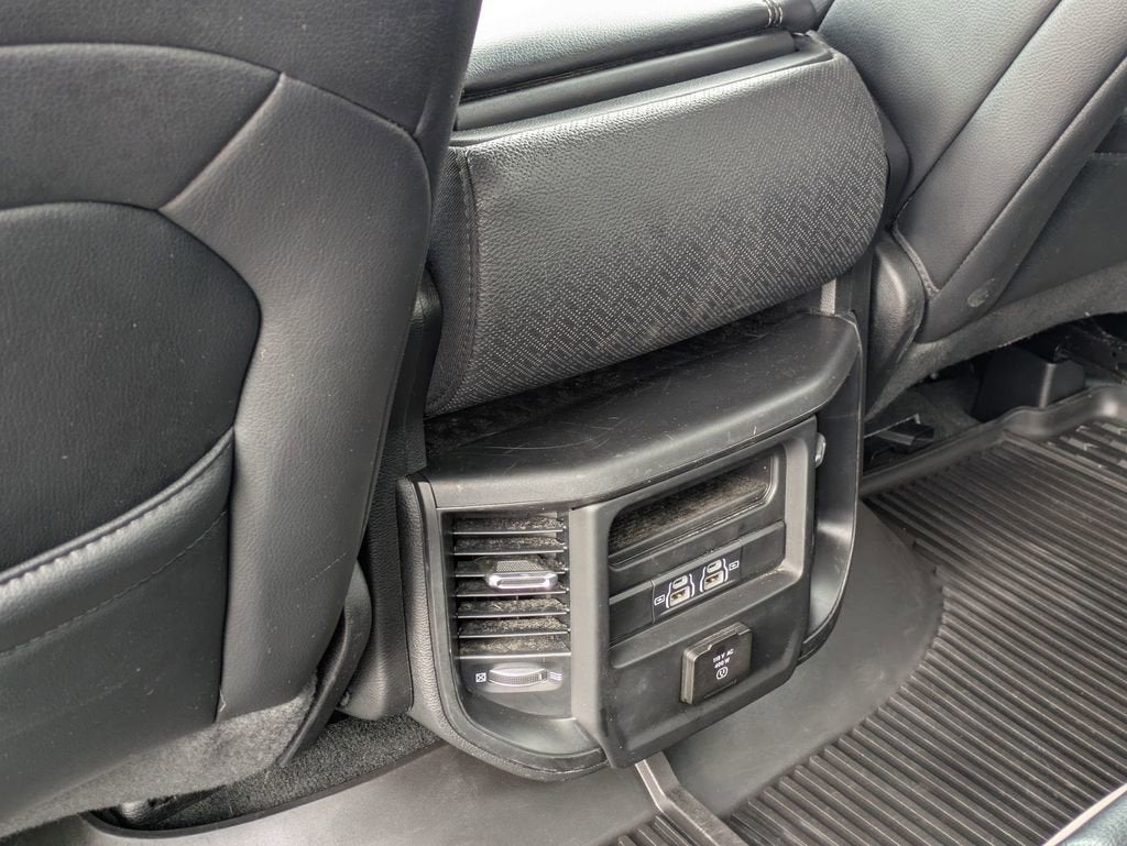 2022 RAM 1500 Laramie Crew Cab 4x4 5'7" Box