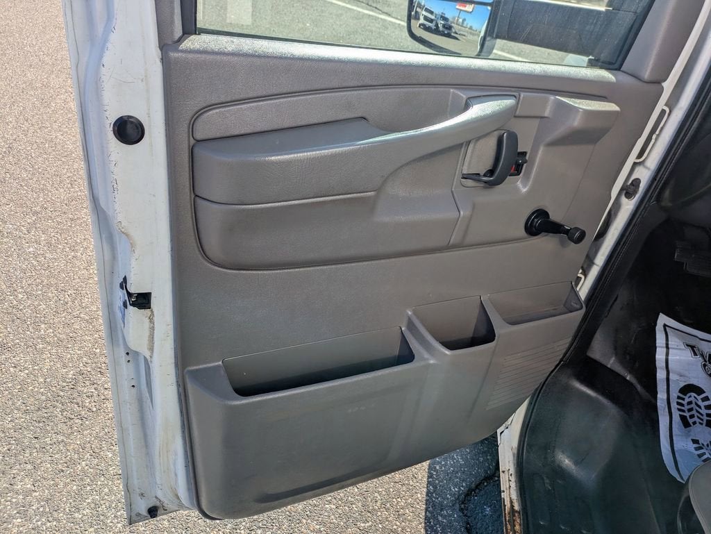 2014 Chevrolet Express Cutaway 3500 3500