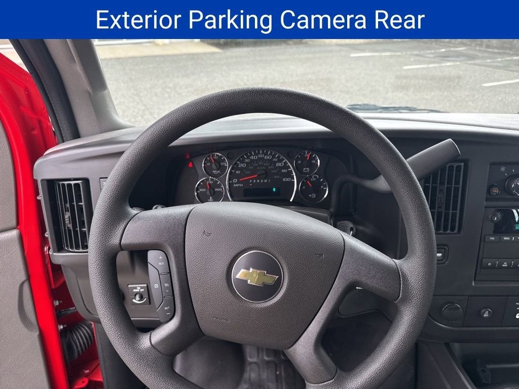 2025 Chevrolet Express Cargo WT