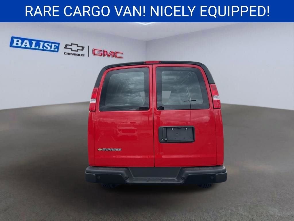 2025 Chevrolet Express Cargo WT
