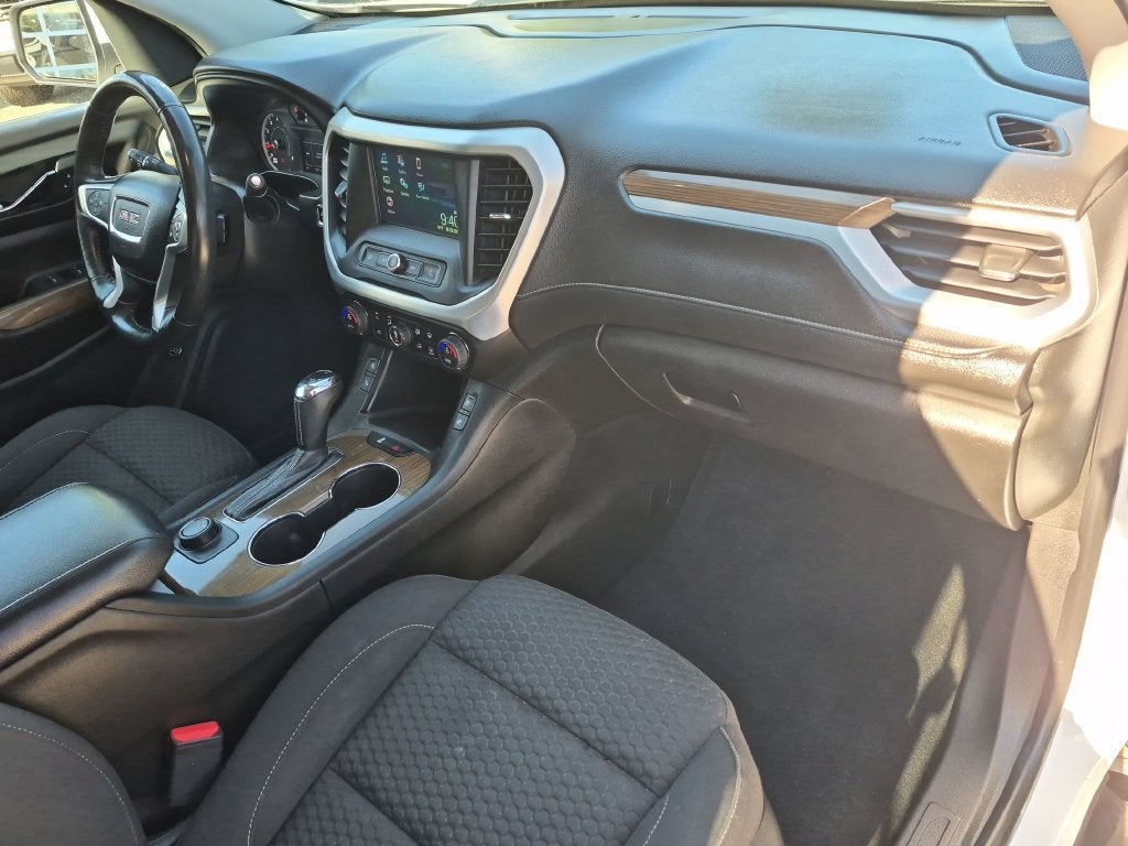 2017 GMC Acadia SLE