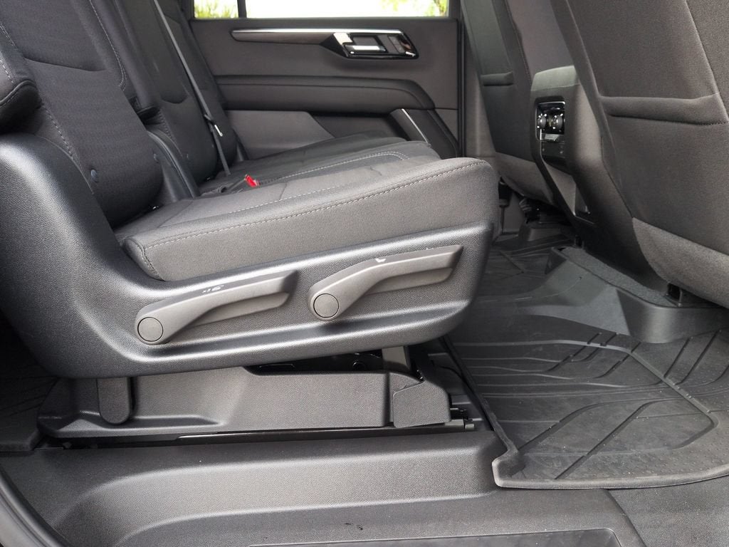 2026 Chevrolet Suburban LS - Photo 24