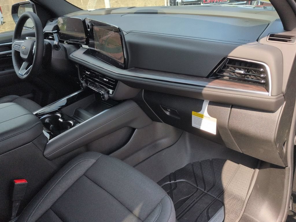 2026 Chevrolet Suburban LS - Photo 25