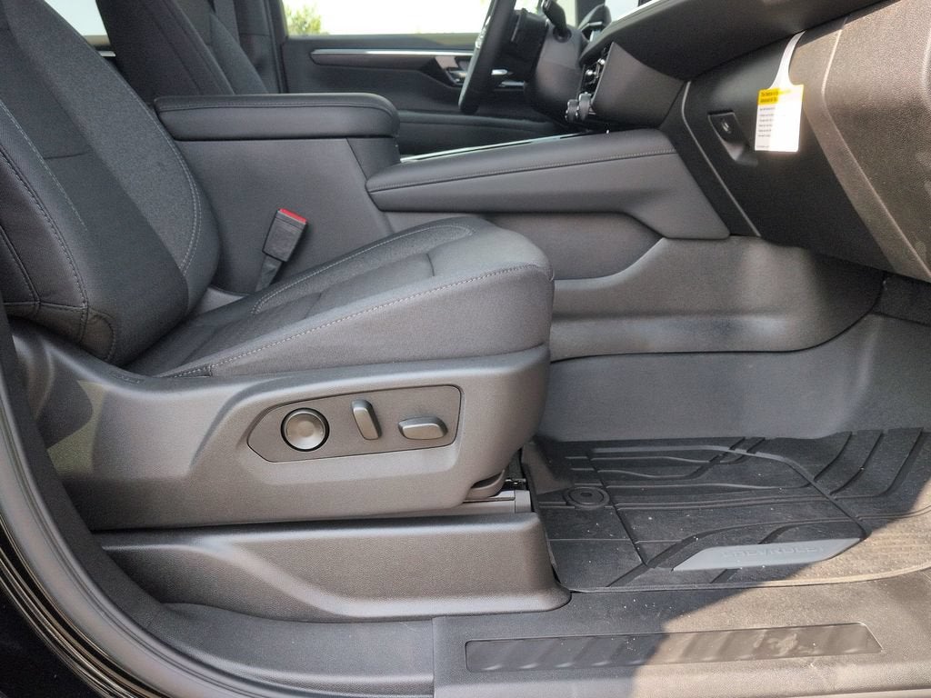 2026 Chevrolet Suburban LS - Photo 26