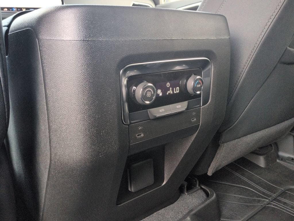 2026 Chevrolet Suburban LS - Photo 32