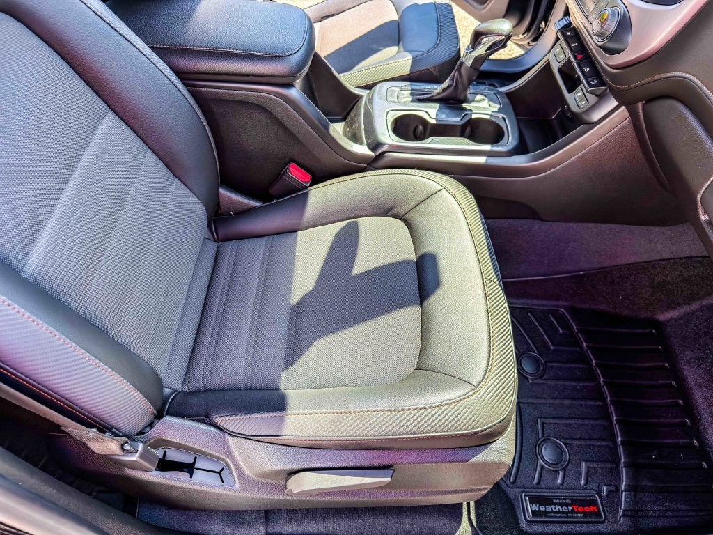 2022 GMC Canyon 4WD AT4 w/Cloth