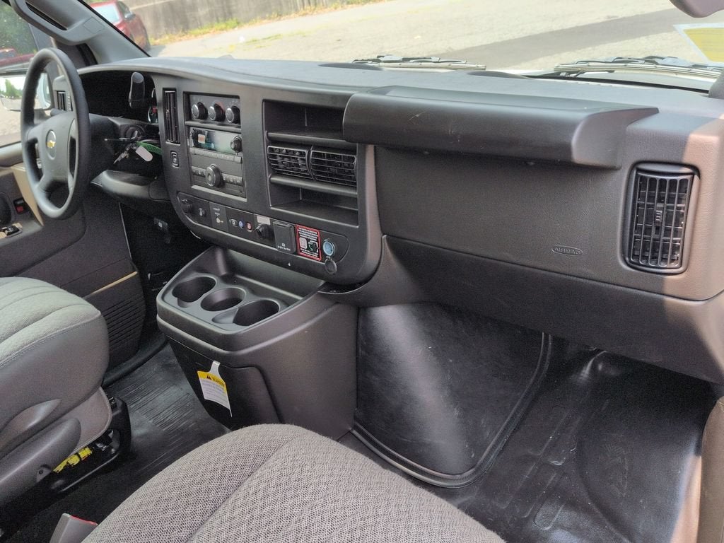 2026 Chevrolet Express Cutaway 3500 1WT