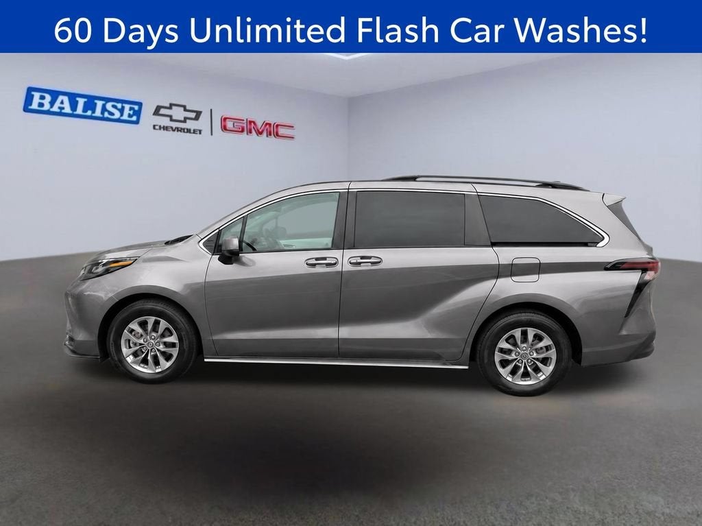 2023 Toyota Sienna LE