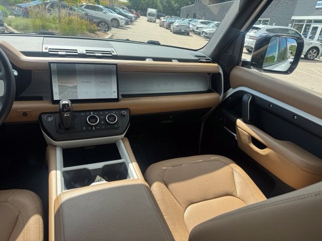2025 Land Rover Defender 110 P400 S
